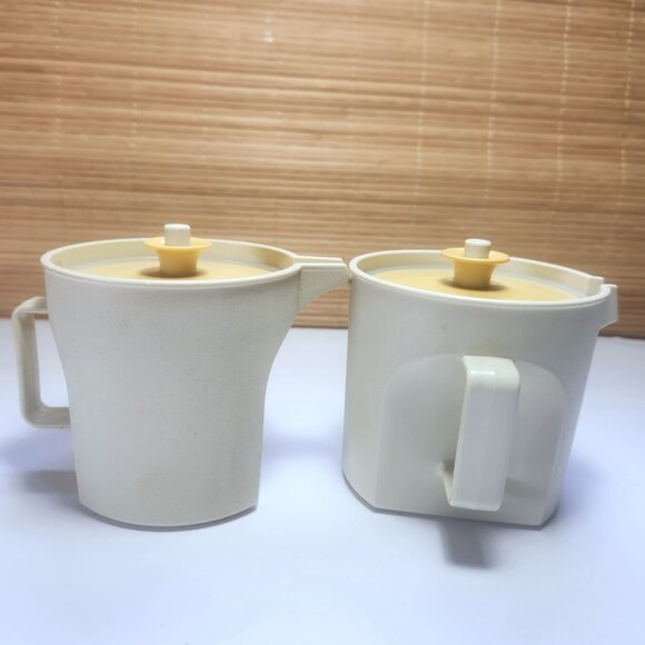 Tupperware Creamer Sugar Bowl Set Matching Almond Harvest Gold Push Button Lids - Picture 8 of 8